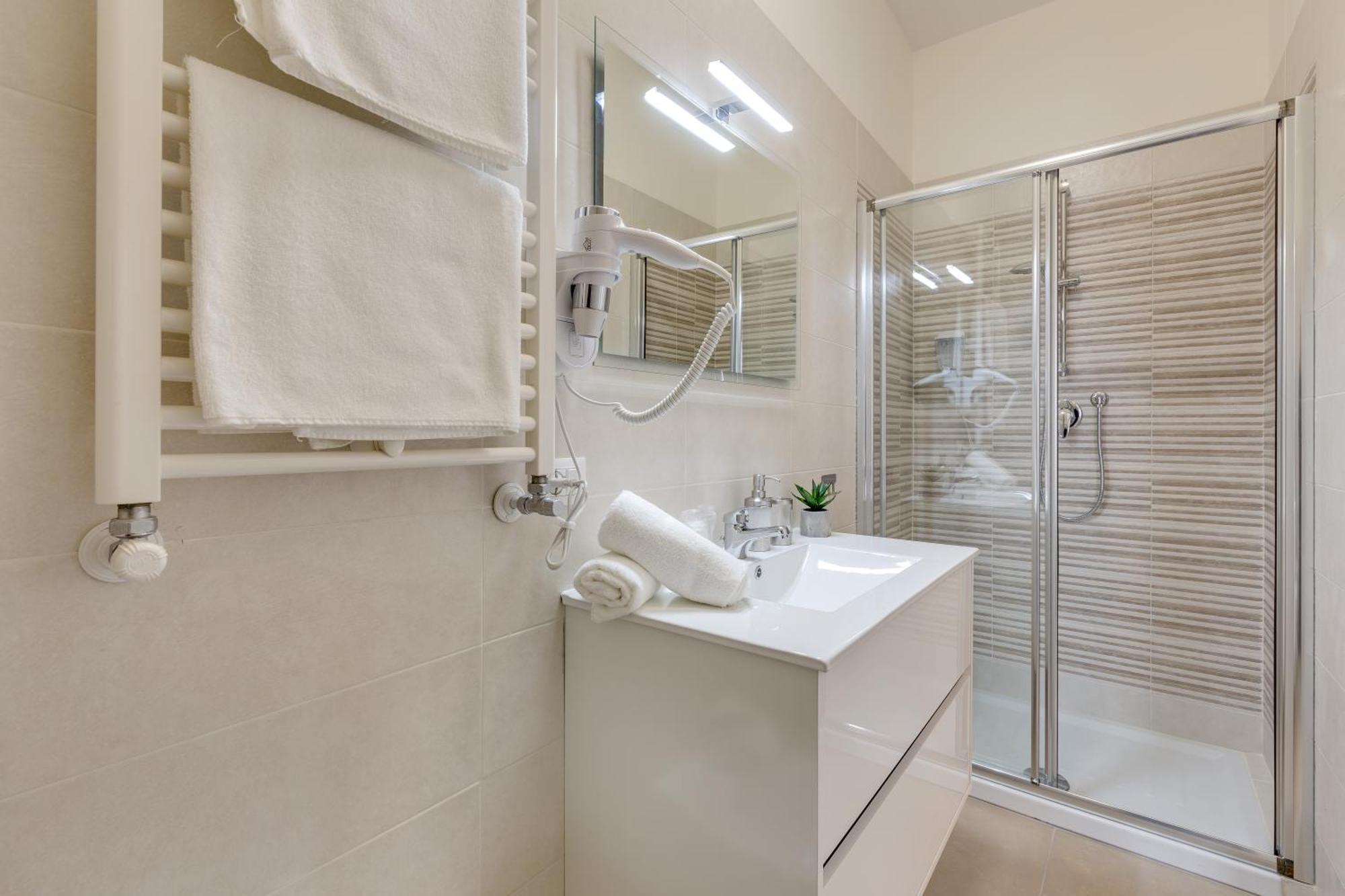 Rooms Vidar Train Station Veneza Exterior foto